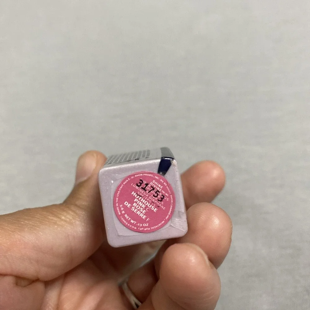 Avon shine divine